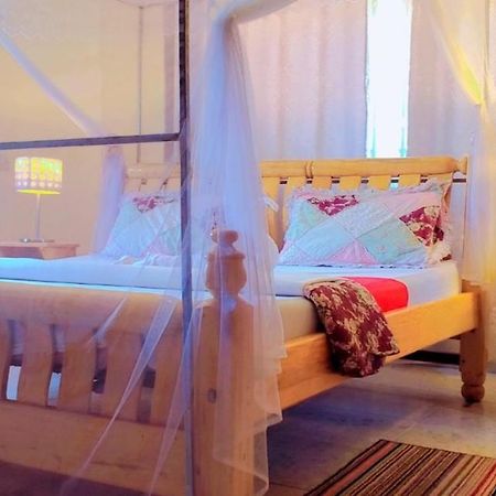 La Feve Beach Bed And Breakfast Entebbe Εντέμπε Εξωτερικό φωτογραφία