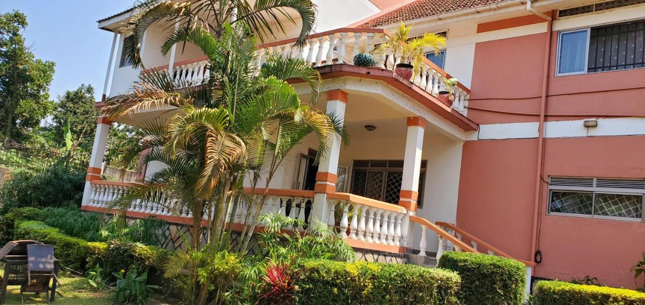 La Feve Beach Bed And Breakfast Entebbe Εντέμπε Εξωτερικό φωτογραφία