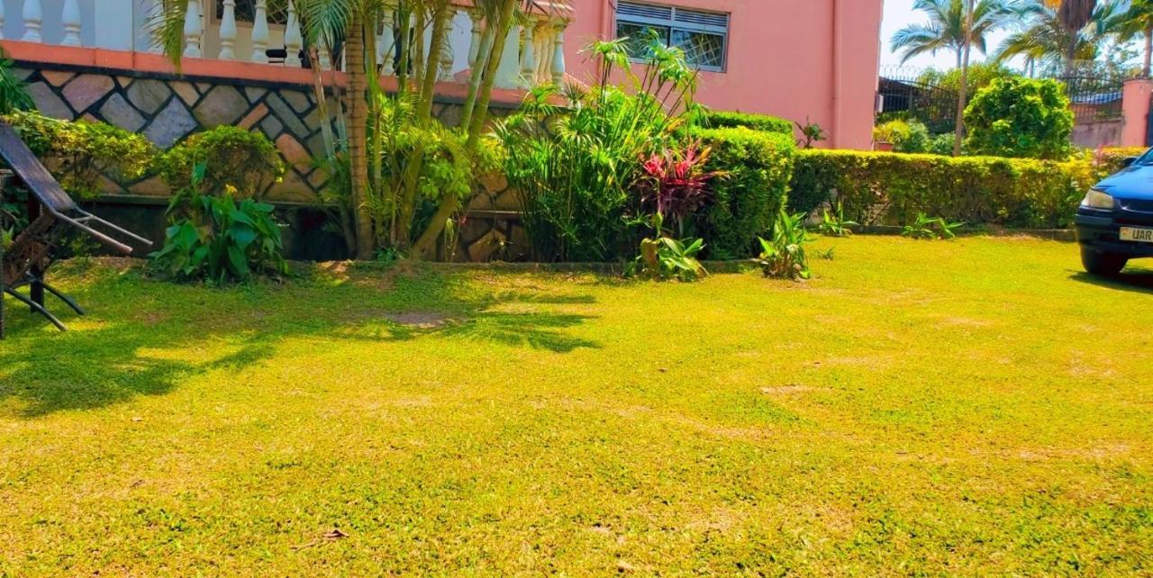 La Feve Beach Bed And Breakfast Entebbe Εντέμπε Εξωτερικό φωτογραφία