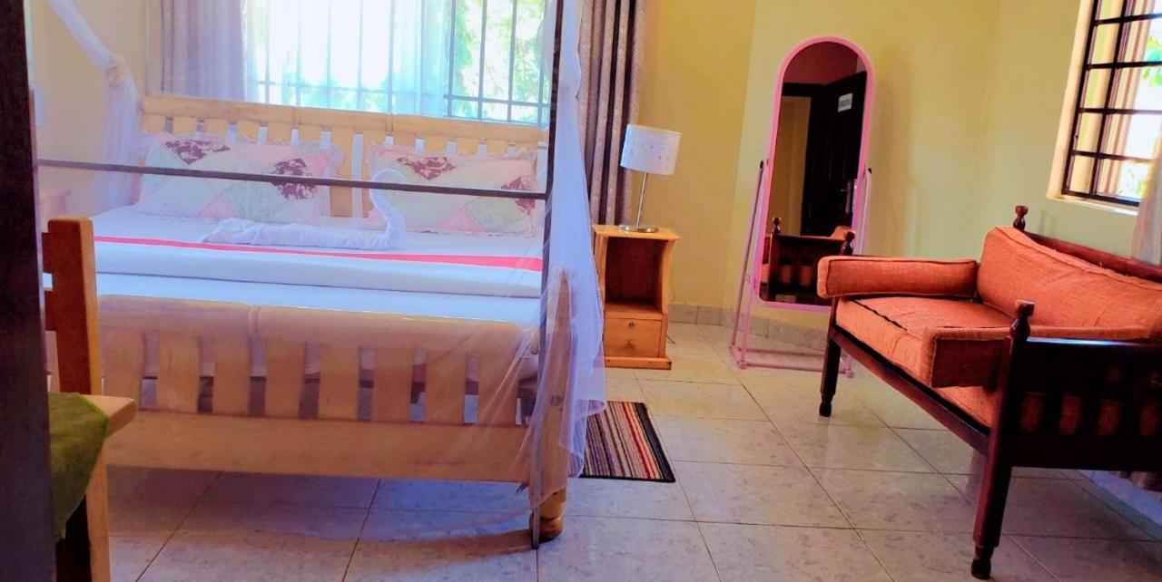 La Feve Beach Bed And Breakfast Entebbe Εντέμπε Εξωτερικό φωτογραφία