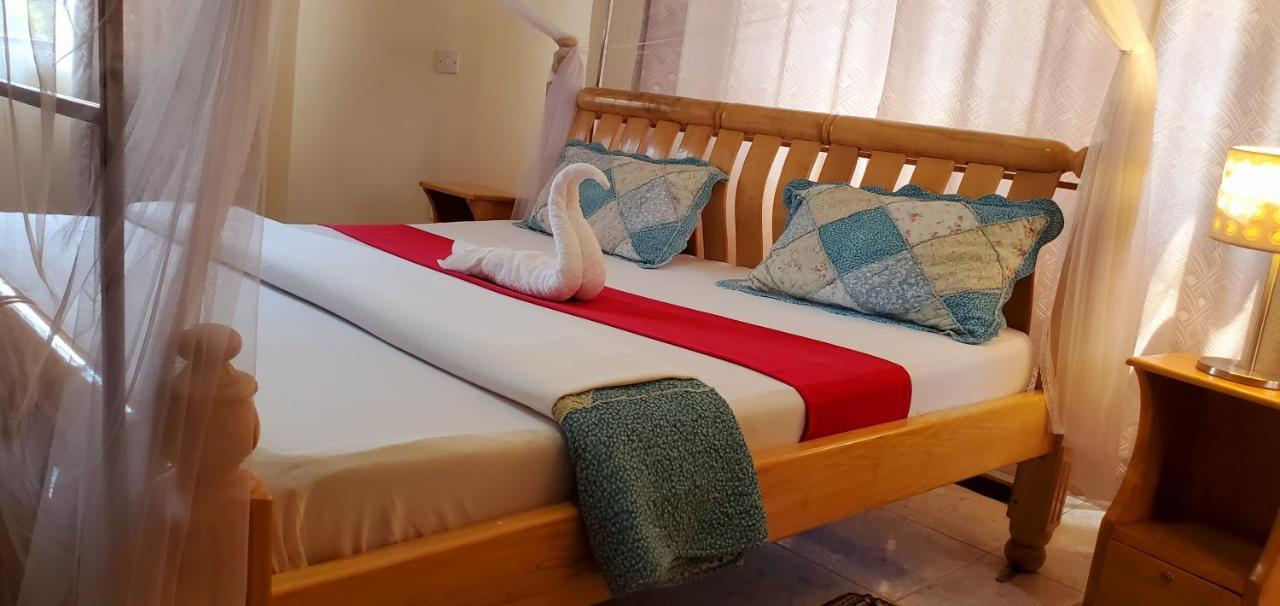 La Feve Beach Bed And Breakfast Entebbe Εντέμπε Εξωτερικό φωτογραφία