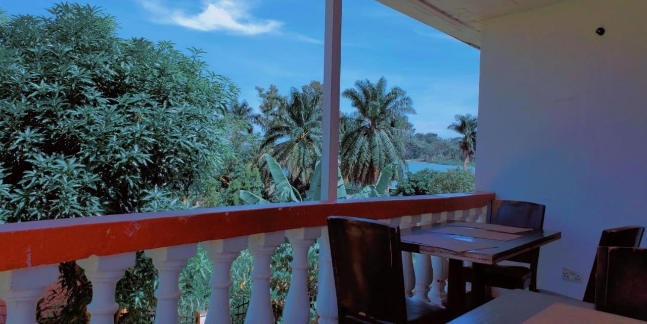 La Feve Beach Bed And Breakfast Entebbe Εντέμπε Εξωτερικό φωτογραφία