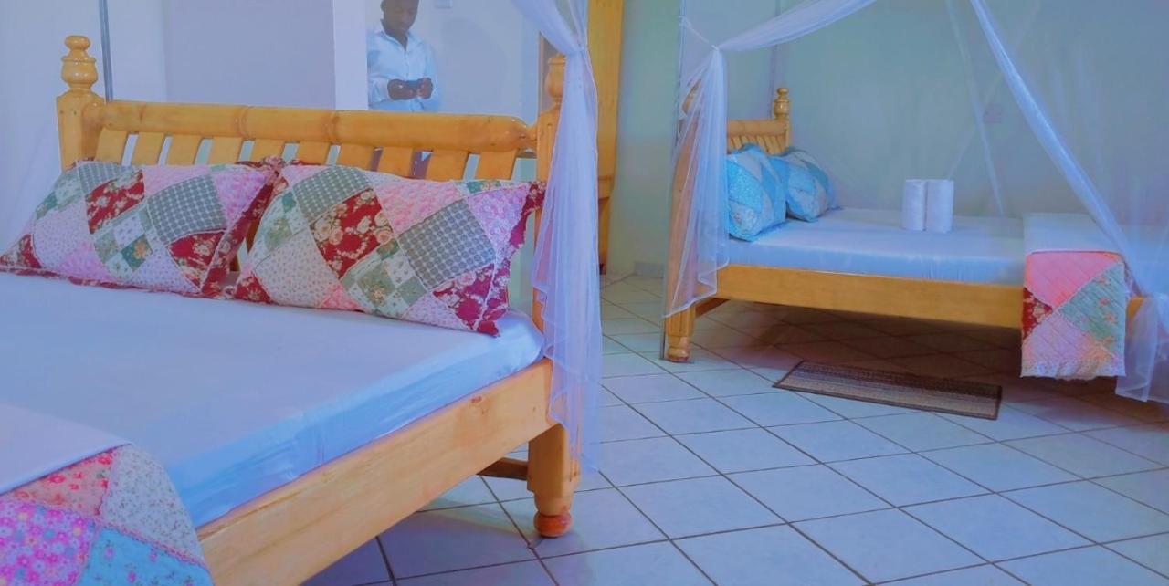 La Feve Beach Bed And Breakfast Entebbe Εντέμπε Εξωτερικό φωτογραφία