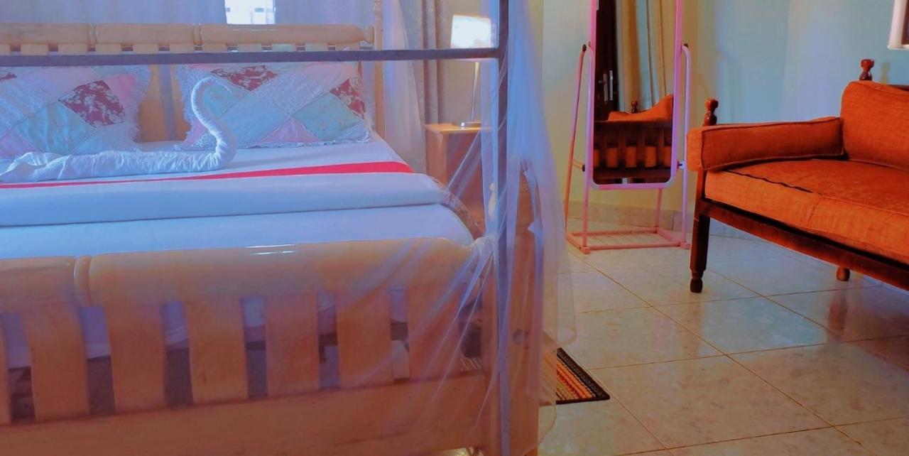 La Feve Beach Bed And Breakfast Entebbe Εντέμπε Εξωτερικό φωτογραφία